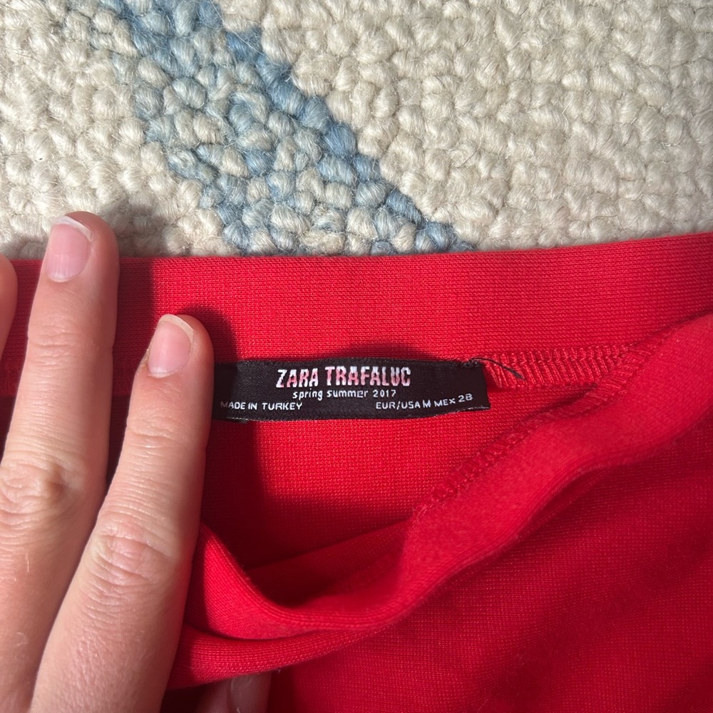 Zara Trafaluc Bold Red Top - Picture 2 of 3